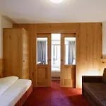 Ξενοδοχείο Berghof 4*
